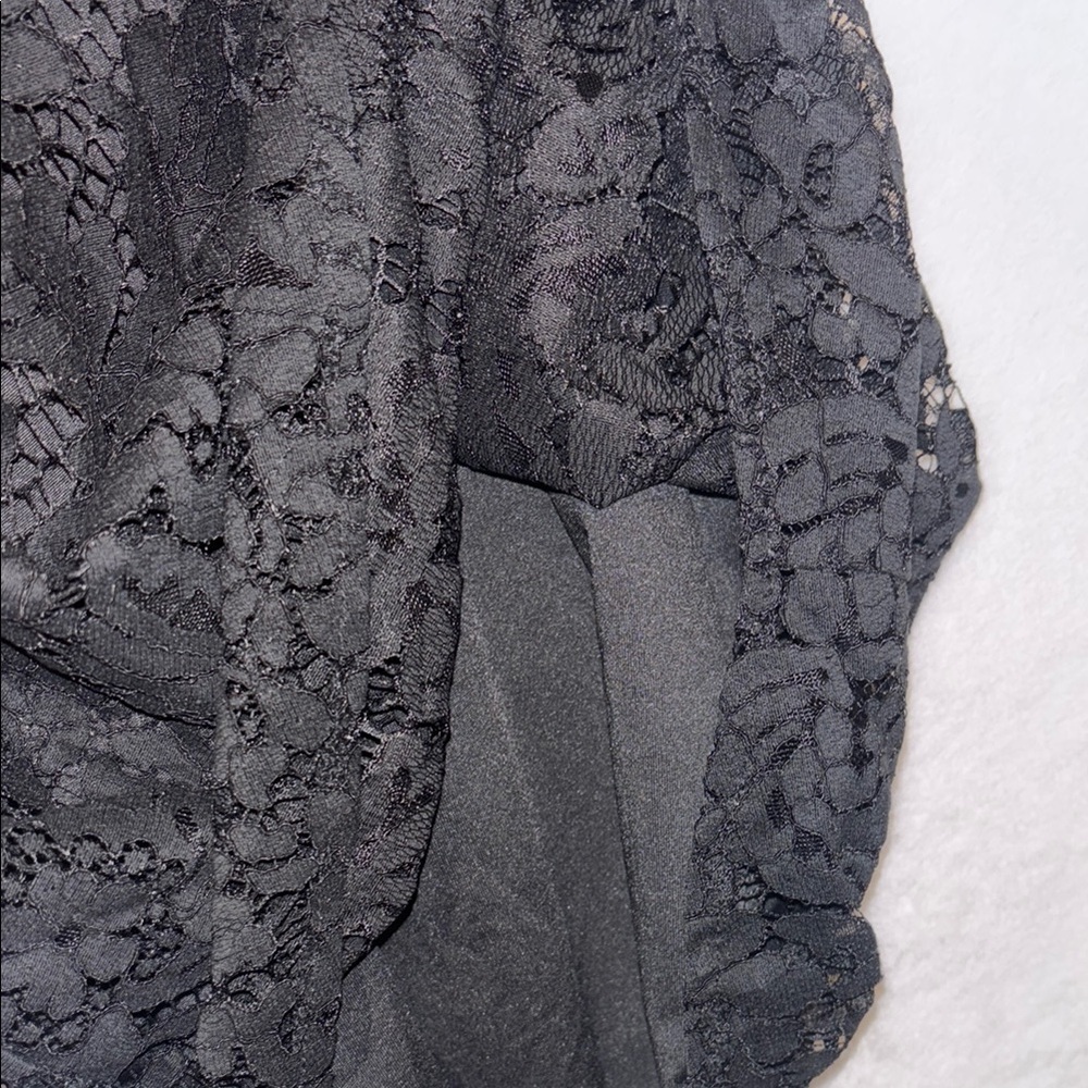 Black Lace Sleeveless Tank Top - Picture 8 of 9